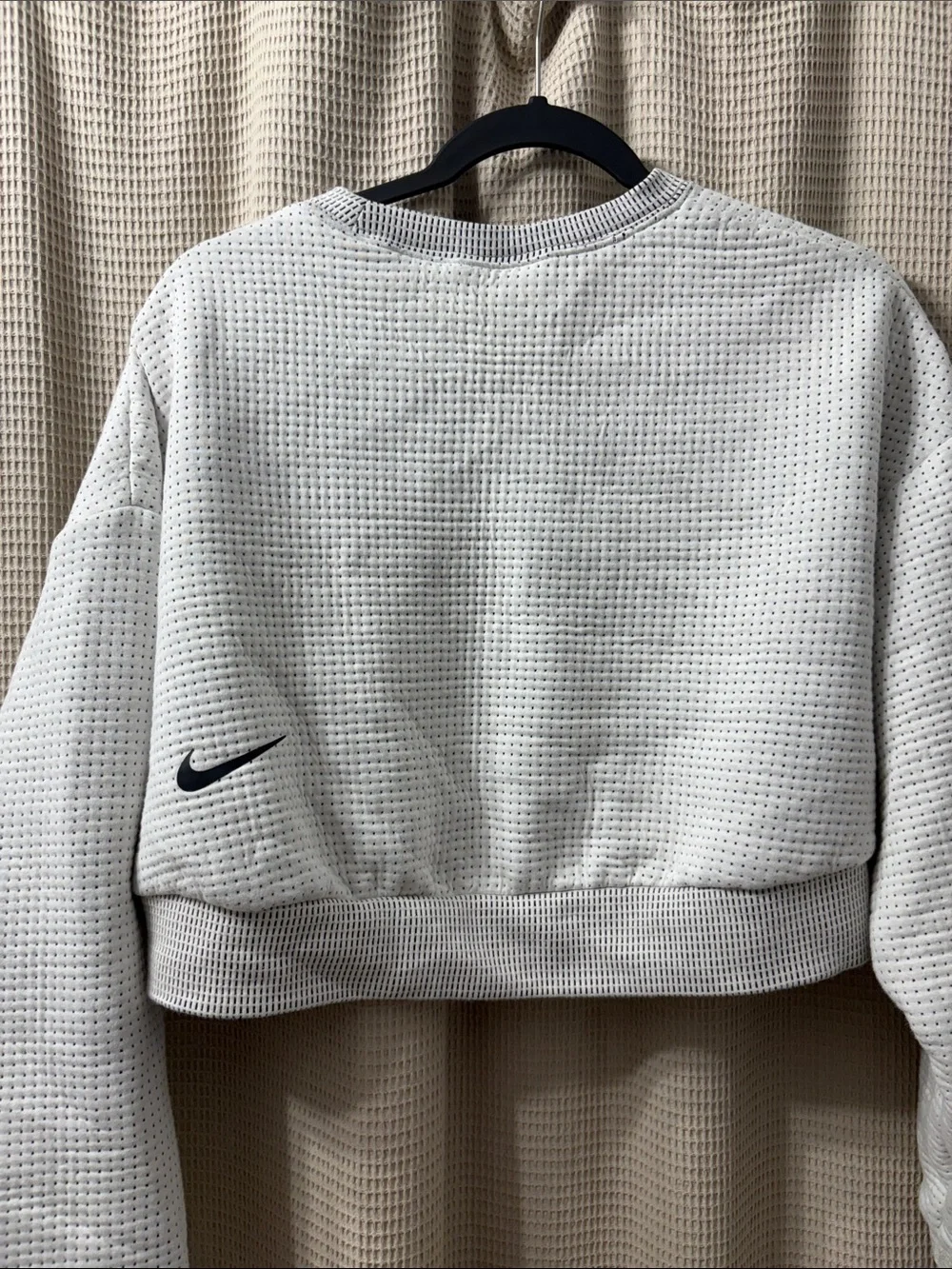 Nike Women's Off-White Cropped Waffle Crewneck Sweatshirt EUC